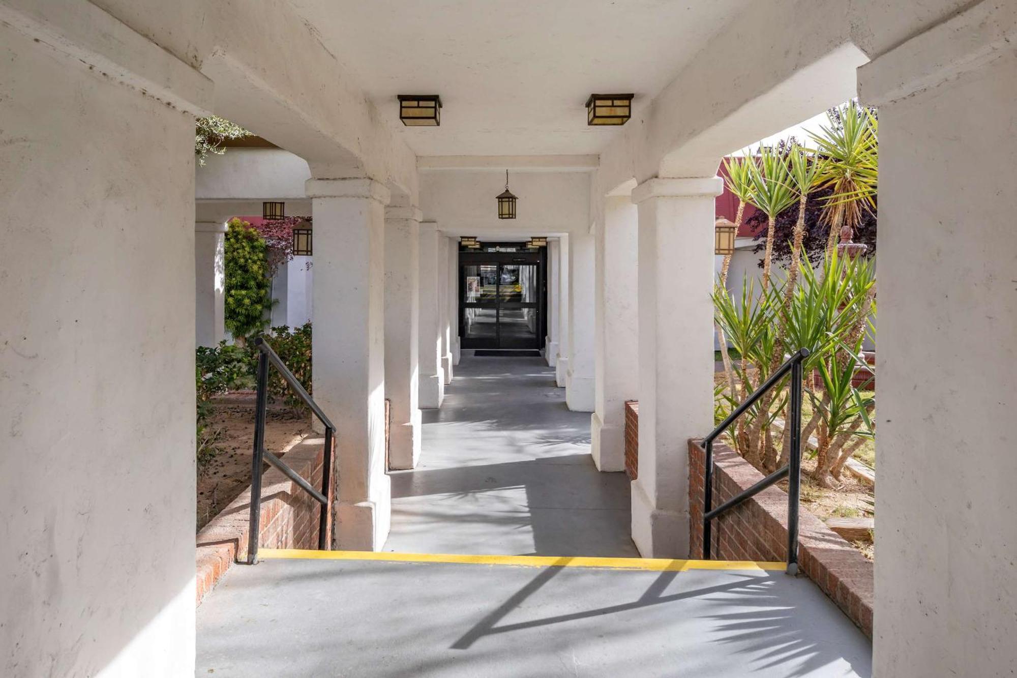 Quality Inn On Historic Route 66 Barstow Eksteriør billede